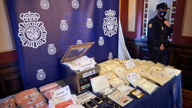 Rueda de prensa para informar de una operación conjunta de la Policía Nacional y la Policía Foral en la que se ha intervenido el mayor alijo de speed localizado hasta la fecha en España. MIGUEL OSÉS