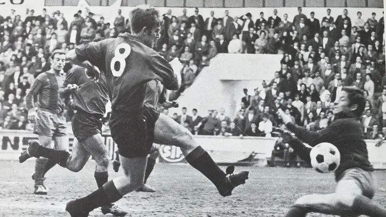 Juan Jesús Ostívar marcando un gol al Huesca en El Sadar (5-1). Cedida.