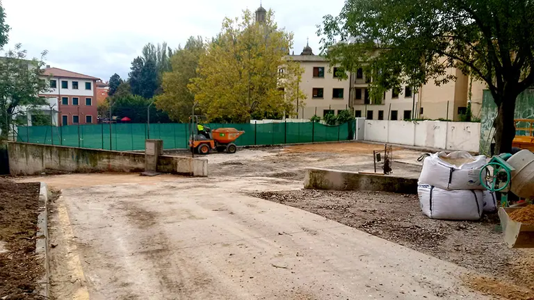Aparcamiento disuasorio ubicado en la calle Aoiz. AYUNTAMIENTO DE PAMPLONA