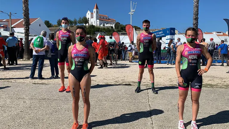 Los cuatro relevistas del equipo trikideak en el Europeo de clubes en Portugal. Cedida.