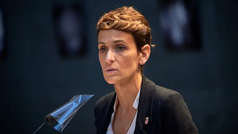 La presidenta del gobierno, María Chivite, en el Parlemento de Navarra. MIGUEL OSÉS