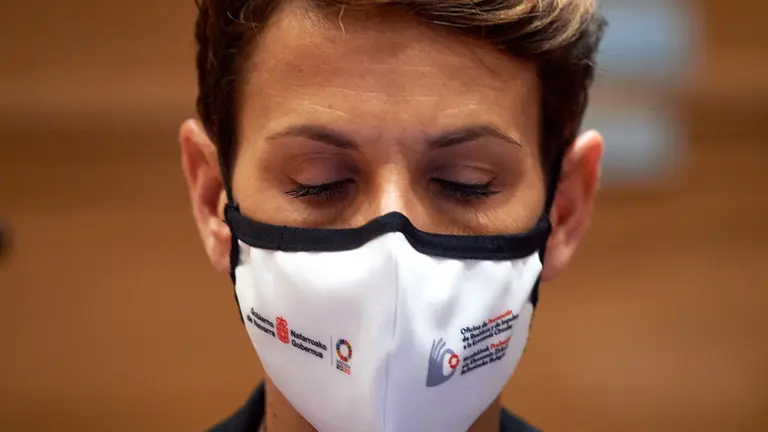 La presidenta del gobierno, María Chivite, en el Parlemento de Navarra. MIGUEL OSÉS