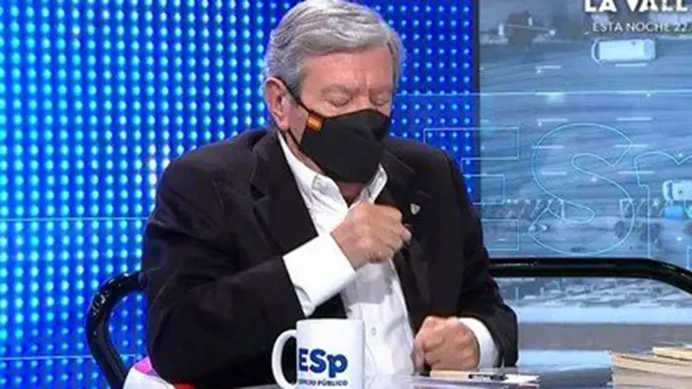 El exministro de Interior, José Luis Corcuera, durante la entrevista en la que ha sufrido el amago de infarto con Susana Griso.