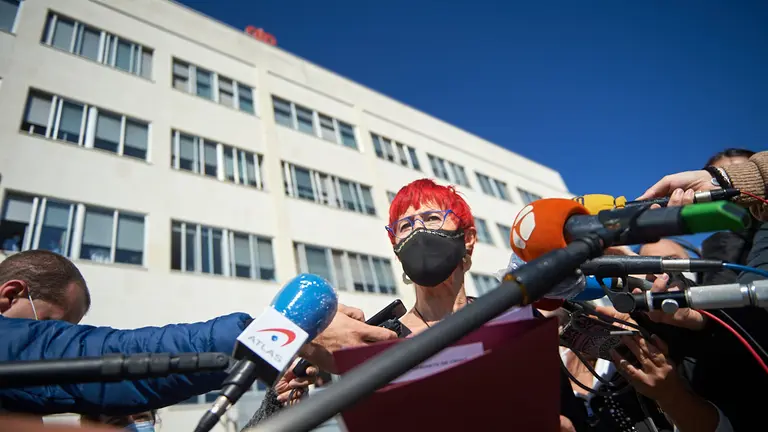 La consejera de Salud del Gobierno de Navarra, Santos Indurain, atiende a los medios de comunicación tras el inicio de las nuevas restricciones debido a la nueva ola de coronavirus en la Comunidad Foral. MIGUEL OSÉS