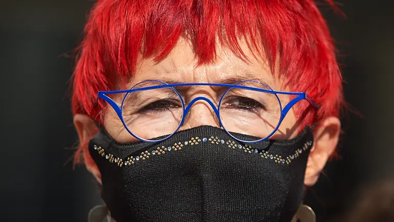 La consejera de Salud del Gobierno de Navarra, Santos Indurain, atiende a los medios de comunicación tras el inicio de las nuevas restricciones debido a la nueva ola de coronavirus en la Comunidad Foral. MIGUEL OSÉS