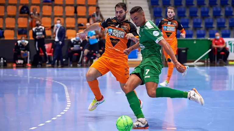 Partido de futbol sala entre Osasuna Xota - Burela Lugo jugado en el pabellón Anaitasuna de Pamplona. MIGUEL OSÉS