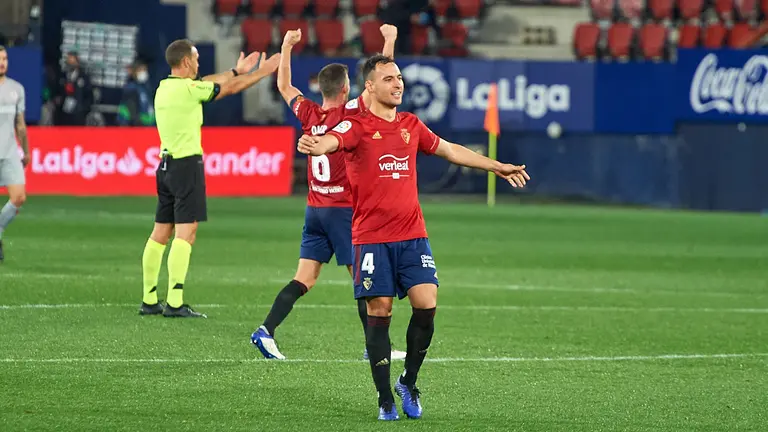 Partido del centenario jugado en el estadio de El Sadar de Pamplona entre Osasuna y Athletic de Bilbao correspondiente a la jornada número 7. MIGUEL OSÉS