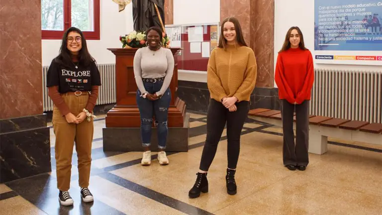 El equipo del Colegio San Ignacio de Pamplona, ganador del XI Torneo de Debate de Bachillerato organizado por la UPNA. CEDIDA