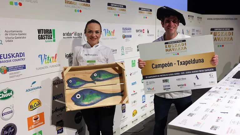 Gorka Aginaga y Laura Herrera del Iruñazarra de Pamplona fueron los grandes protagonistas del XV Campeonato de Euskadi y Navarra de Pintxos. CAMPEONATODEPINTXO.COM