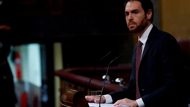 El diputado de UPN Sergio Sayas, durante su intervención en el pleno del Congreso que este jueves debate y vota la prórroga del estado de alarma durante seis meses. EFE/ Zipi