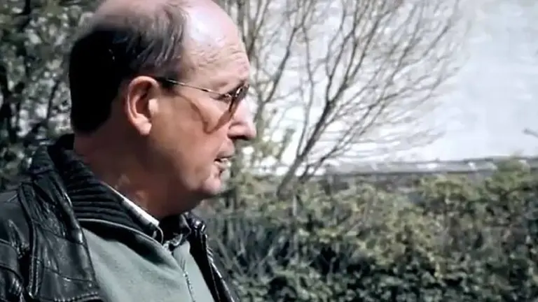Fotograma del párroco de Lemona en el documental Bajo el silencio.NAVARRACOM