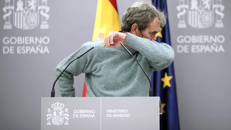 El director del Centro de Coordinación de Alertas y Emergencias Sanitarias (CCAES), Fernando Simón, comparece en rueda de prensa en Moncloa para informar de la evolución de la pandemia, en Madrid (España), a 29 de octubre de 2020.
29 OCTUBRE 2020;PANDEMIA EVOLUCIÓN;COVID-19;CORONAVIRUS
POOL
29/10/2020