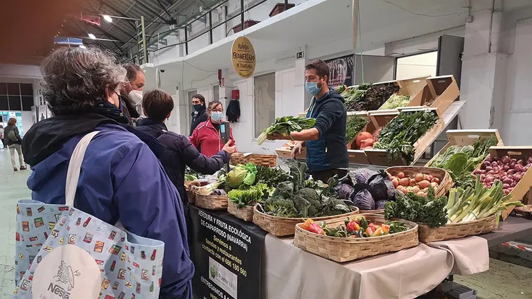 Imagen del EKOmercado en la antigua estación de autobuses de Pamplona. CPAEN