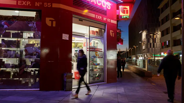 Estanco 55 en la calle García Ximenez de Pamplona. PABLO LASAOSa