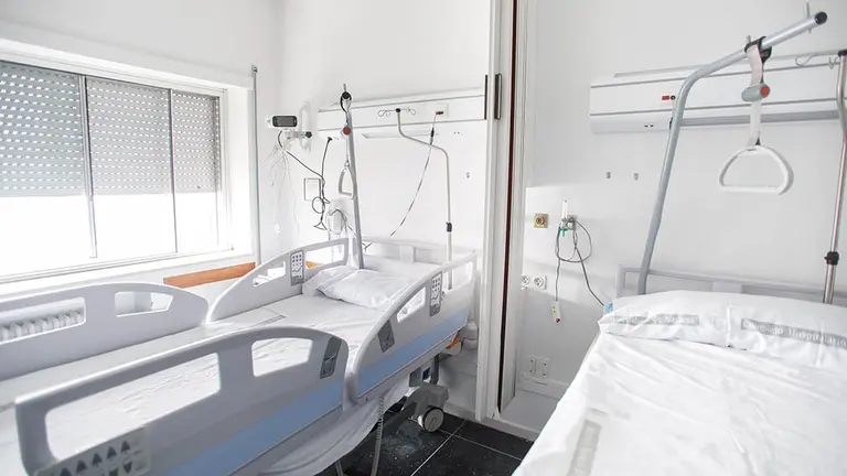 Atención a pacientes con coronavirus en el Complejo Hospitalario de Navarra en las plantas para enfermos con Covid-19. GOBIERNO DE NAVARRA (10)