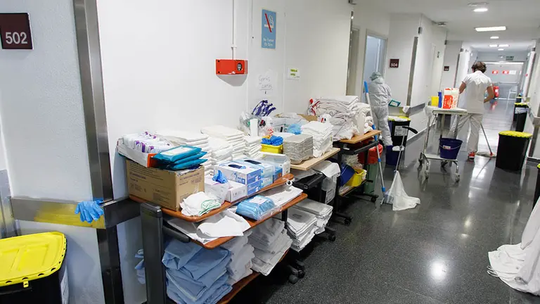 Atención a pacientes con coronavirus en el Complejo Hospitalario de Navarra en las plantas para enfermos con Covid-19. GOBIERNO DE NAVARRA (34)