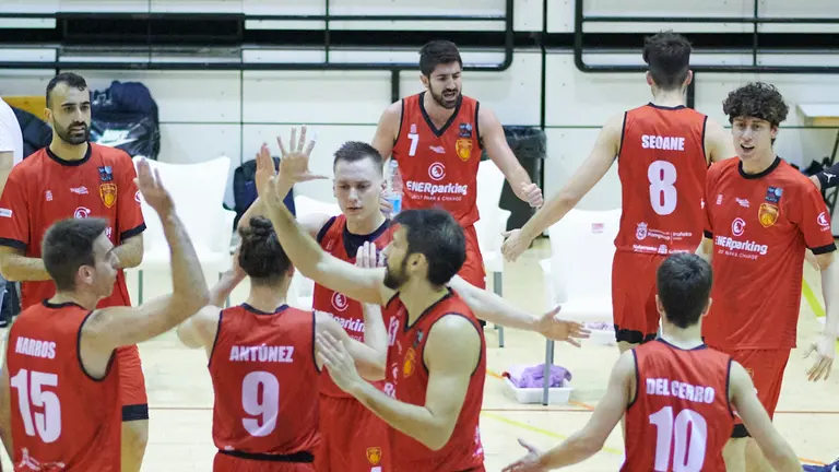 El bBasket Navarra se enfrenta al Torrons Vicens Hospitalet en Pamplona. PABLO LASAOSA