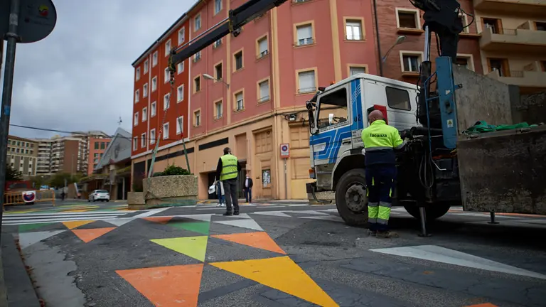 Actuaciones de peatonalizacion, reurbanización y reorganización del tráfico se llevan a cabo en el barrio de la Milagrosa. MIGUEL OSÉS