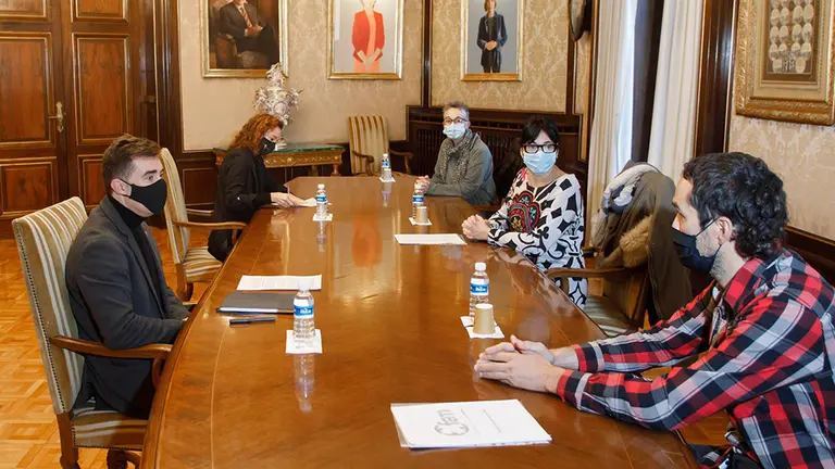 Eduardo Santos, Patricia Ruiz De Irizar, Vicenta Llasa, Begoña Cantero Y Ramón Úriz. - GOBIERNO DE NAVARRA