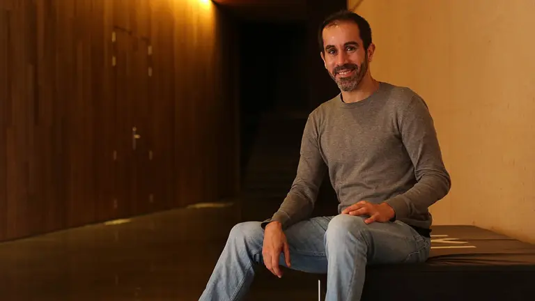 El coreógrafo y bailarín Daniel Abreu en el Museo Universidad de Navarra. MANUEL CASTELLS