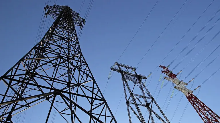 Imagen de archivo de torres eléctricas. ARCHIVO