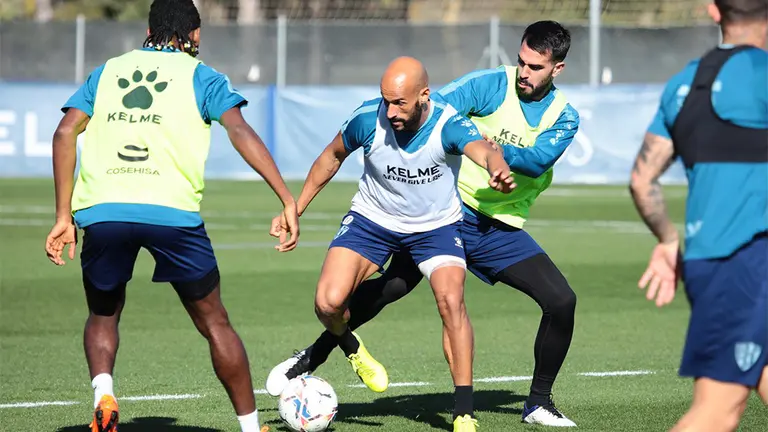 Entrenamiento de la SD Huesca antes de jugar ante Osasuna. @SDHuesca.