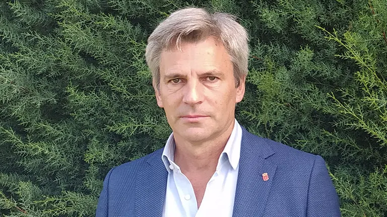 17/11/2020 Juanjo Rubio..

Juanjo Rubio, ingeniero biomédico con formación y experiencia en tecnologías exponenciales, transformación organizacional e innovación social, será el gerente de la Unidad de Innovación Social de Navarra. Esta asociación público-privada busca "acercar la innovación tecnológica a las personas y a los desafíos sociales, a través de mecanismos de participación y trabajo en red", ha informado el Gobierno.

SALUD ESPAÑA EUROPA NAVARRA
GOBIERNO DE NAVARRA
