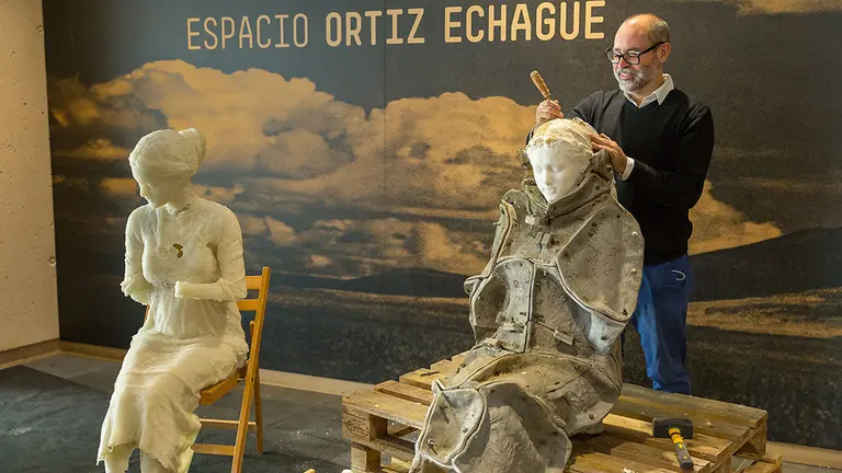 Taller de escultura efímera Mujeres de Lot de Javier Viver. MUSEO UNIVERSIDAD DE NAVARRA