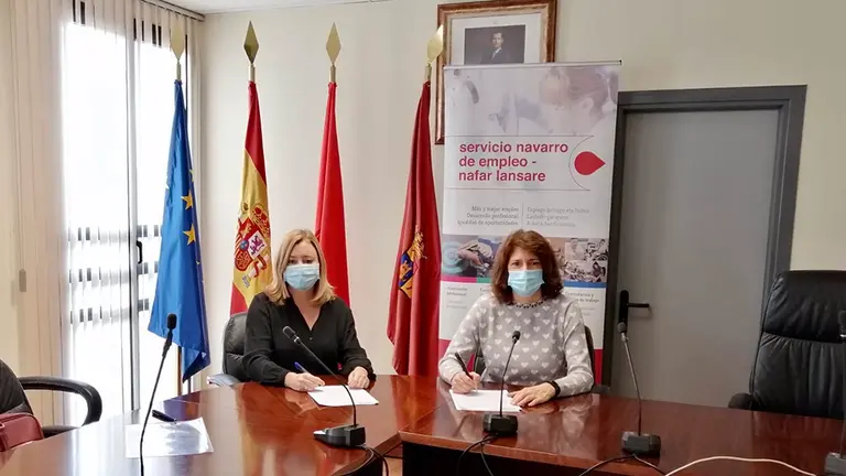 21/11/2020 Miriam Martón, directora gerente del Servicio Navarro de Empleo, en la firma del convenio con la alcaldesa de Mendavia, María José Verano.

El Servicio Navarro de Empleo (SNE) ha comenzado a suscribir un convenio con los ayuntamientos navarros que quieran adherirse para implantar políticas activas de empleo ad hoc para cada municipio, atendiendo a su demografía, infraestructuras, tejido productivo o nivel de estudios de sus habitantes.

SOCIEDAD ESPAÑA EUROPA POLÍTICA NAVARRA
GOBIERNO DE NAVARRA
