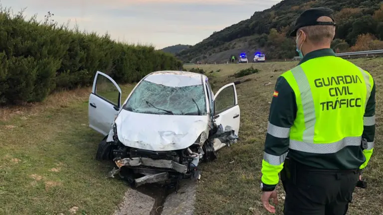 Dos heridos en un grave accidente en la AP-15. GUARDIA CIVIL