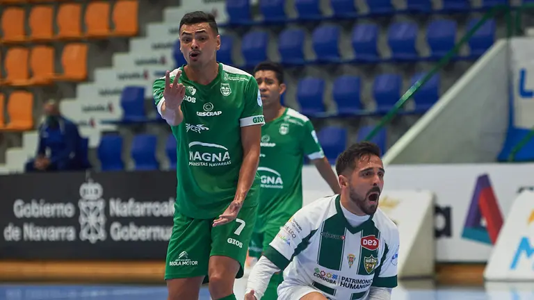 Partido entre el Xota y el Córdoba jugado en el pabellón Anaitasuna. MIGUEL OSÉS