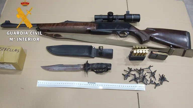 30/11/2020 Armas y munición de caza encontradas en el interior del vehículo
ESPAÑA EUROPA SOCIEDAD NAVARRA
GUARDIA CIVIL
