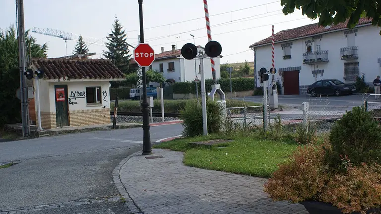 Paso a nivel de Cendea de Galar. ADIF