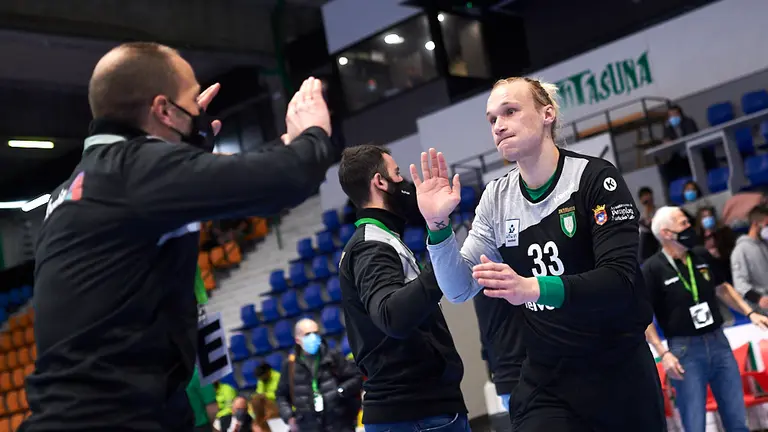 El Helvetia Anaitasuna se enfrenta al Granollers en un partido aplazado a causa del coronavirus. PABLO LASAOSA