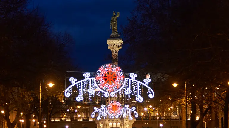 Las luces de Navidad 2020 por la parte vieja de Pamplona. PABLO LASAOSA