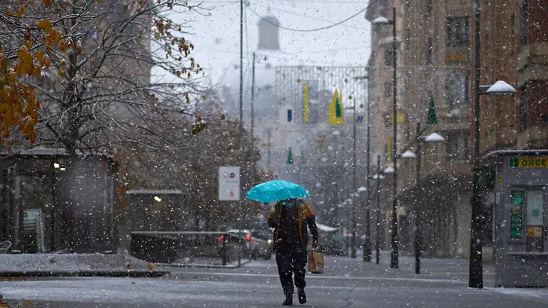 Un manto de nieve cubre Pamplona y Navarra durante el 5 de diciembre de 2020. PABLO LASAOSA