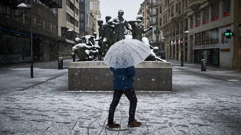 Un manto de nieve cubre Pamplona y Navarra durante el 5 de diciembre de 2020. PABLO LASAOSA