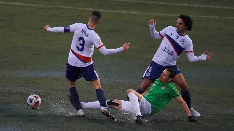 Partido entre Mutilvera y Haro jugado en las intalaciones de Mutilva. MIGUEL OSÉS