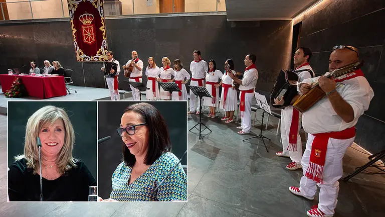 Laly Jaunsoro y María Angeles González, fundadoras de la asociación Navajota, durante el acto de declaración de la jota como Bien Inmaterial.