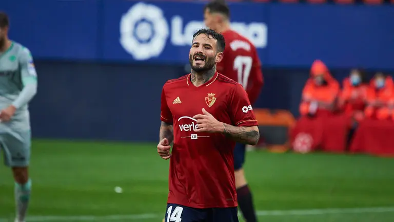 Partido entre Osasuna y Betis, correspondiente a la jornada número 12, jugado en el estadio de El Sadar de Pamplona. MIGUEL OSÉS