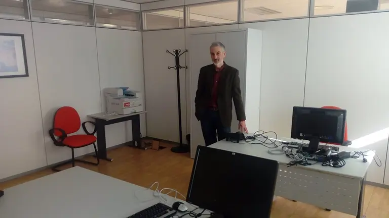 01/10/2020 El director general de Justicia, Rafael Sainz de Rozas, en la nueva oficina instalada en la cárcel de Pamplona.

La delegación de la Oficina Judicial en el centro penitenciario de Pamplona gestionó, en el mes de noviembre, un total de 518 comunicaciones. En concreto, se tramitaron 494 diligencias y 24 exhortos, sin la necesidad de desplazamiento de personal de los juzgados hasta la cárcel.

SOCIEDAD ESPAÑA EUROPA JUSTICIA NAVARRA
GOBIERNO DE NAVARRA
