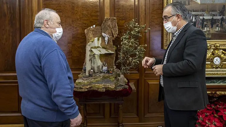 Imagen del belén en el despacho de Alcaldía. AYUNTAMIENTO DE PAMPLONA