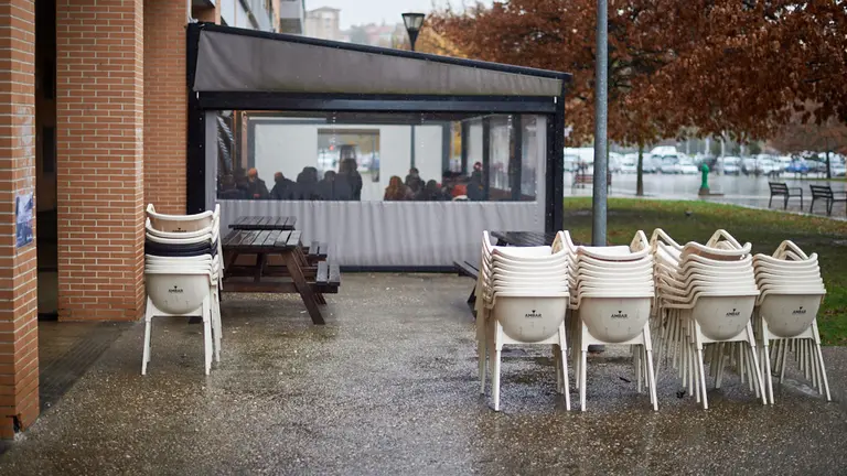 Bares y terrazas en Pamplona tras la reunion del gobierno con la hosteleria para las nuevas medidas. MIGUEL OSÉS