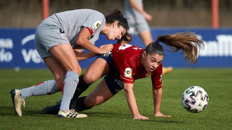 Partido entre Osasuna femenino - Athletic Club en las instalaciones de Tajonar. MIGUEL OSÉS