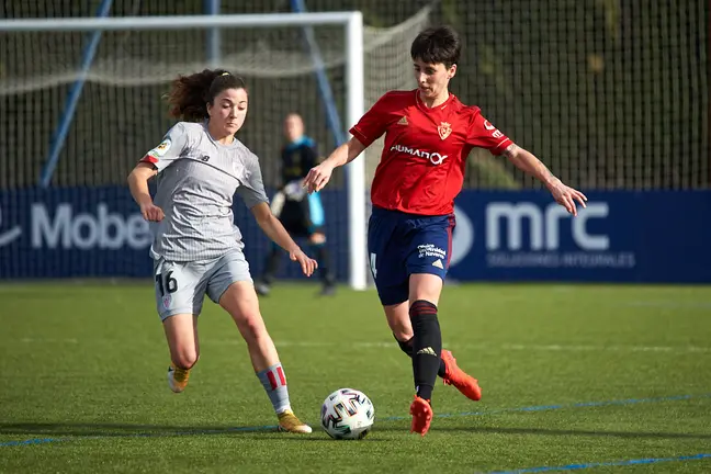 Partido entre Osasuna femenino - Athletic Club en las instalaciones de Tajonar. MIGUEL OSÉS