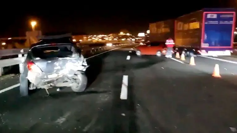 Colisión entre cuatro vehículos en la AP-15, en Noáin. POLICÍA FORAL