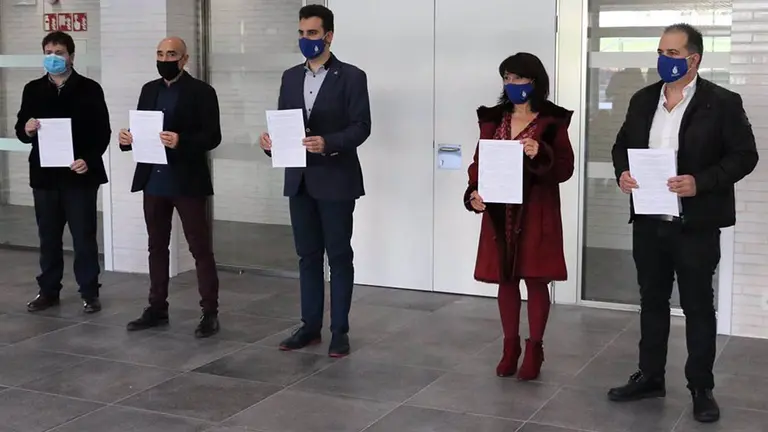 Firma del acuerdo presupuestario en Zizur Mayor. AYUNTAMIENTO DE ZIZUR