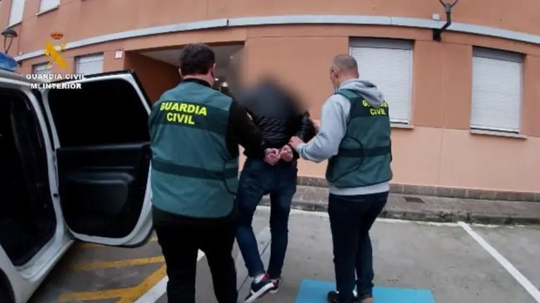 El detenido en la Comandancia de Pamplona. GUARDIA CIVIL