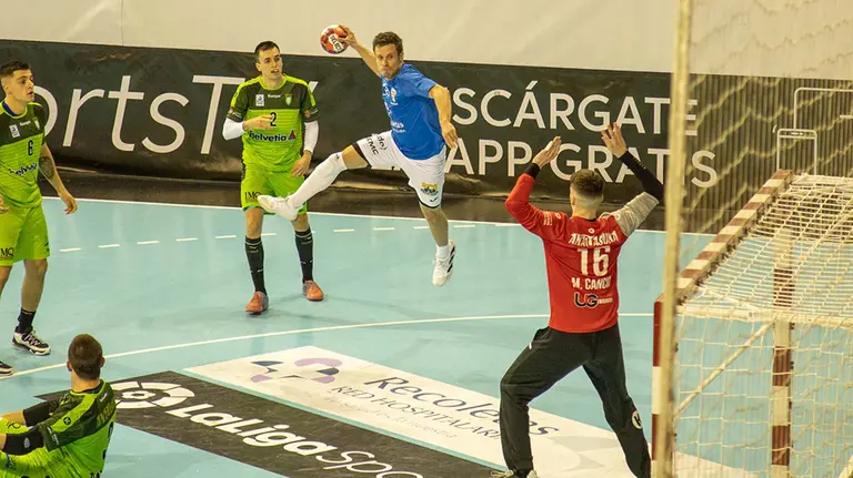 Partido entre el Anaitasuna y el Valladolid de liga asobal. @atlvalladolid.