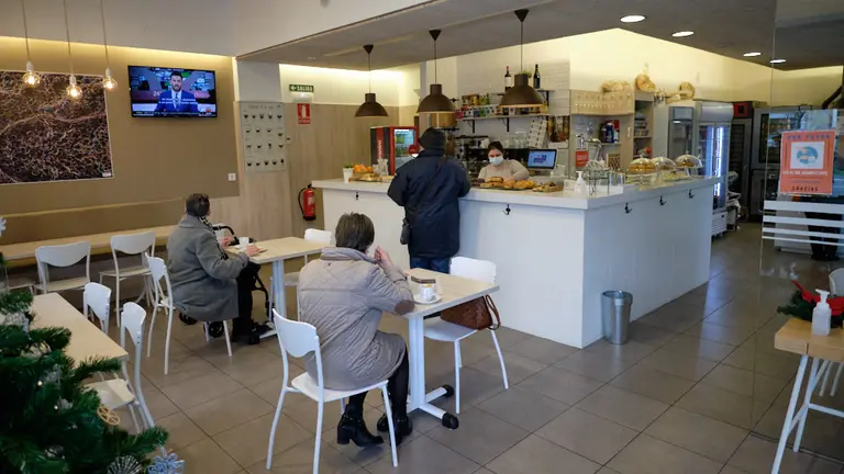 Reapertura del interior de los establecimientos de hostelería. MIGUEL OSÉS